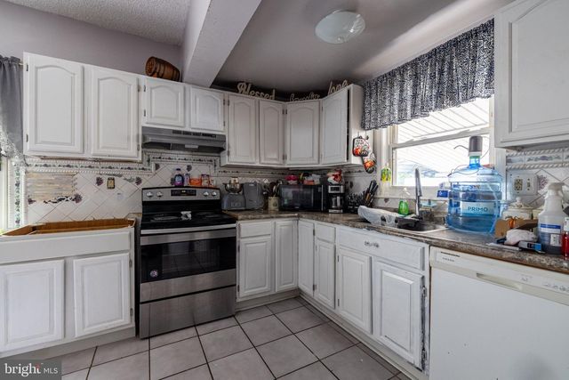 32 WILDWOOD AVE, Lansdowne, PA 19050