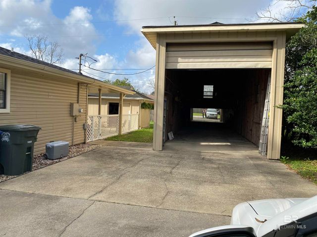 603 E Walker Avenue, Foley, AL 36535