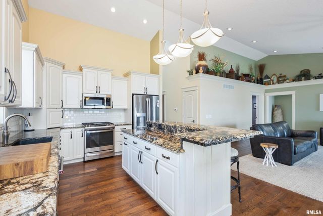 24711 178TH Street, Pleasant Valley, IA 52767