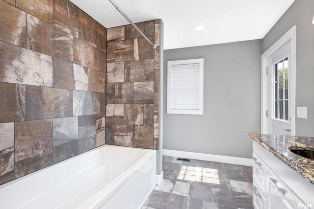 24711 178TH Street, Pleasant Valley, IA 52767