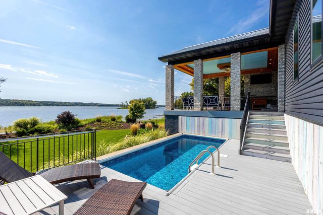 24711 178TH Street, Pleasant Valley, IA 52767