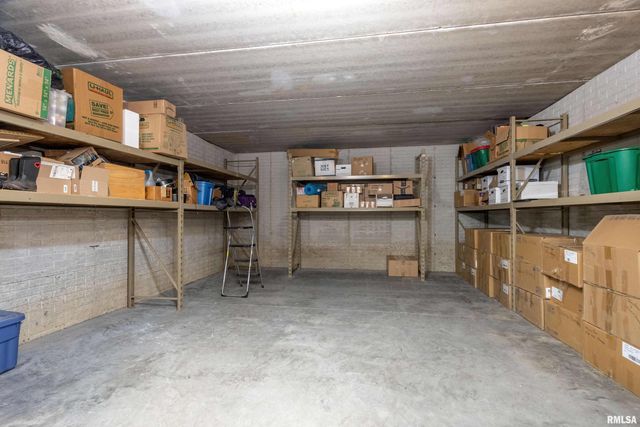 24711 178TH Street, Pleasant Valley, IA 52767