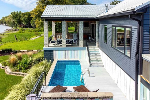 24711 178TH Street, Pleasant Valley, IA 52767