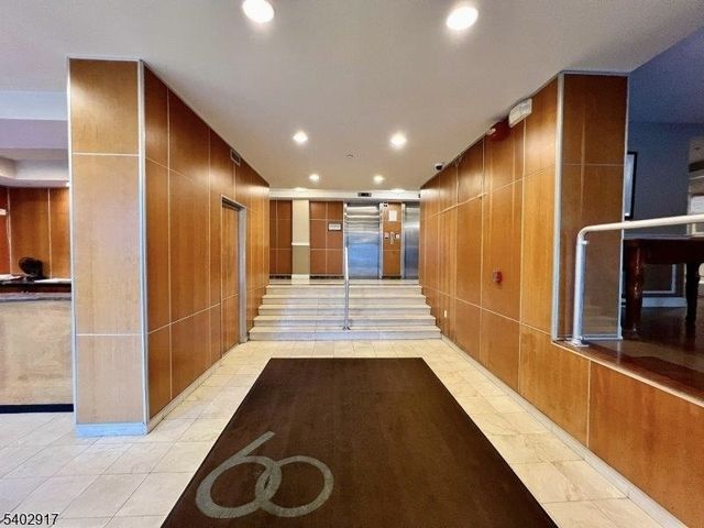 60 Parkway Dr 10G, East Orange City, NJ 07017