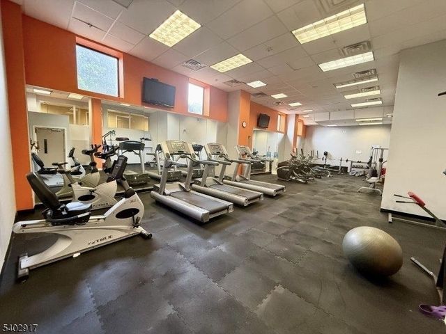 60 Parkway Dr 10G, East Orange City, NJ 07017