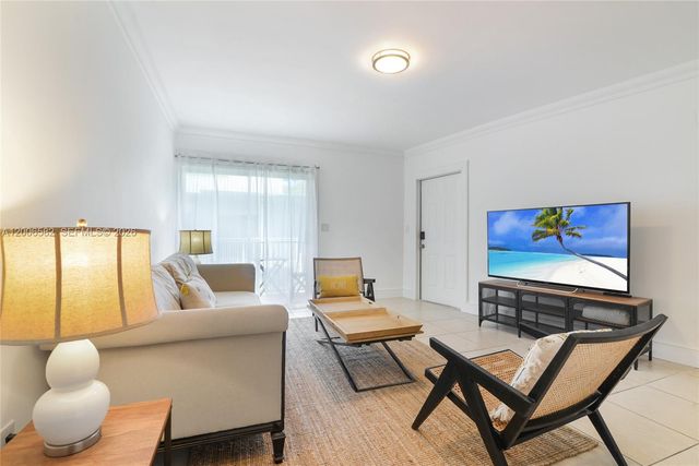 1142 99th St 24, Bay Harbor Islands, FL 33154