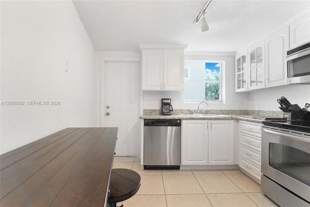 1142 99th St 24, Bay Harbor Islands, FL 33154