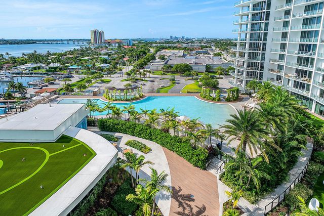 220 LAKE SHORE DR Drive 1107, Lake Park, FL 33403