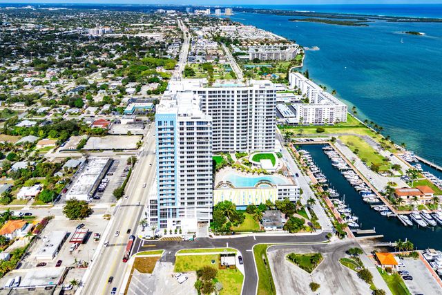 220 LAKE SHORE DR Drive 1107, Lake Park, FL 33403