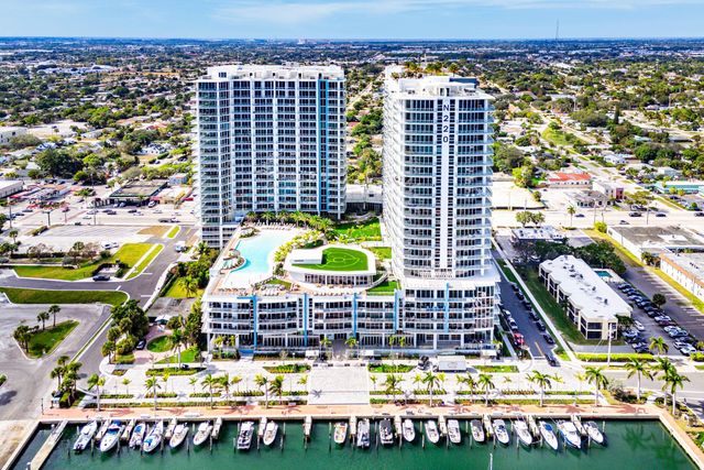 220 LAKE SHORE DR Drive 1107, Lake Park, FL 33403