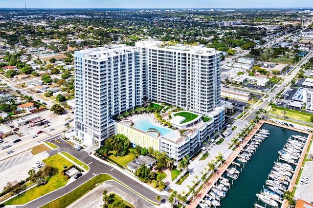 220 LAKE SHORE DR Drive 1107, Lake Park, FL 33403