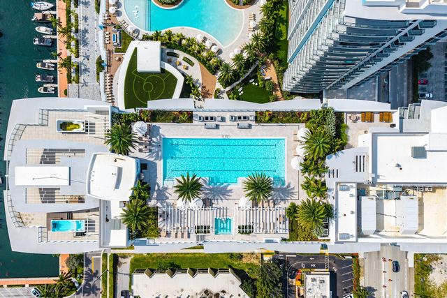 220 LAKE SHORE DR Drive 1107, Lake Park, FL 33403