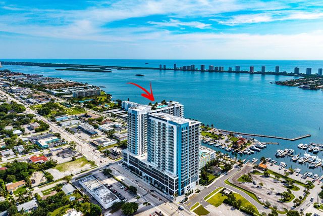 220 LAKE SHORE DR Drive 1107, Lake Park, FL 33403