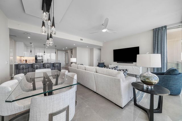 220 LAKE SHORE DR Drive 1107, Lake Park, FL 33403