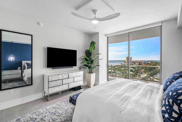 220 LAKE SHORE DR Drive 1107, Lake Park, FL 33403