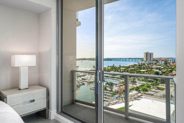 220 LAKE SHORE DR Drive 1107, Lake Park, FL 33403