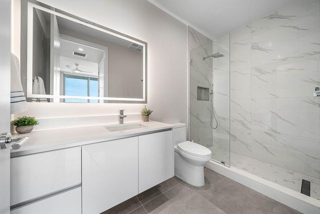 220 LAKE SHORE DR Drive 1107, Lake Park, FL 33403