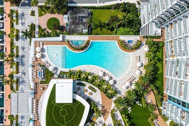 220 LAKE SHORE DR Drive 1107, Lake Park, FL 33403