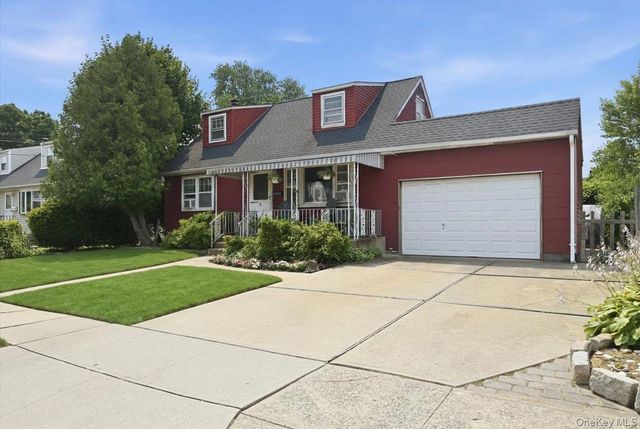 256 N Beech Street, Massapequa, NY 11758