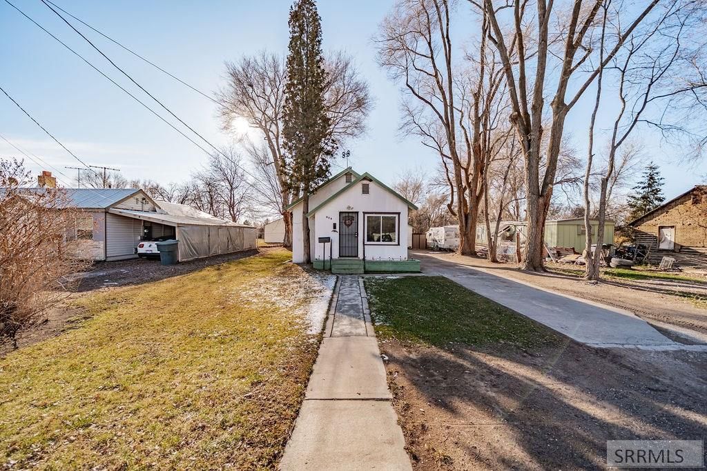 Image 2 of property listing at 287 W 2nd S, Rigby, ID 83442