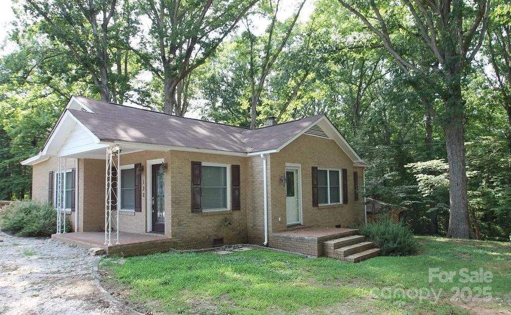 122 Charles Pettus Road, Lancaster, SC 29720