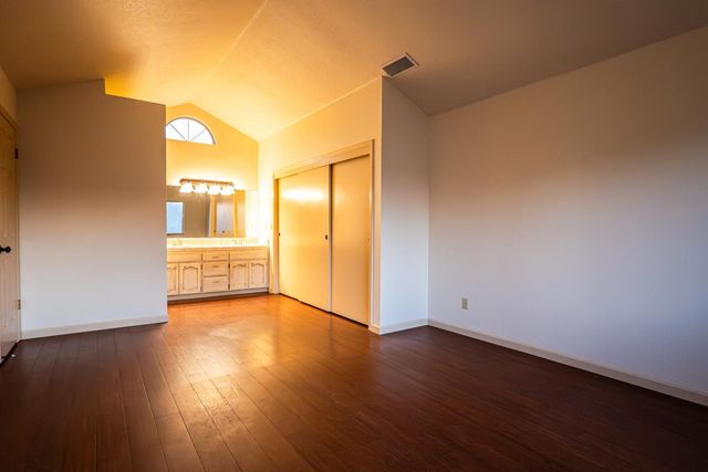 5427 N Aurora Avenue, Fresno, CA 93722