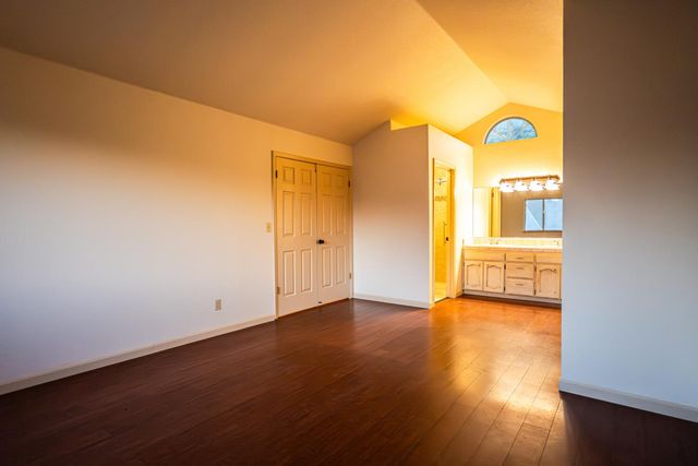 5427 N Aurora Avenue, Fresno, CA 93722
