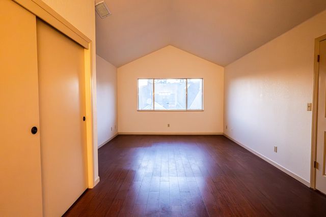 5427 N Aurora Avenue, Fresno, CA 93722