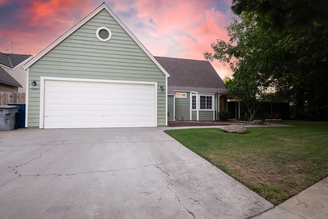 5427 N Aurora Avenue, Fresno, CA 93722