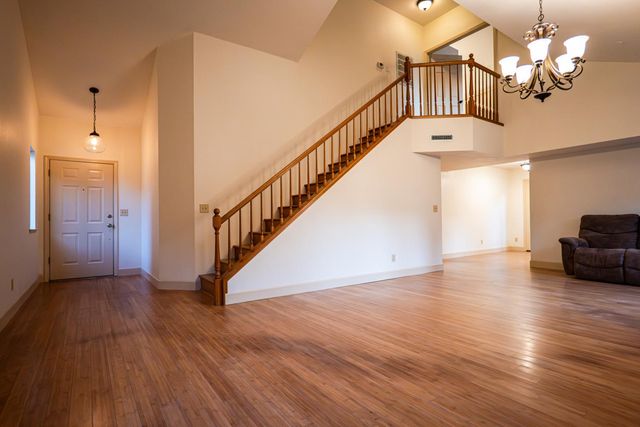 5427 N Aurora Avenue, Fresno, CA 93722