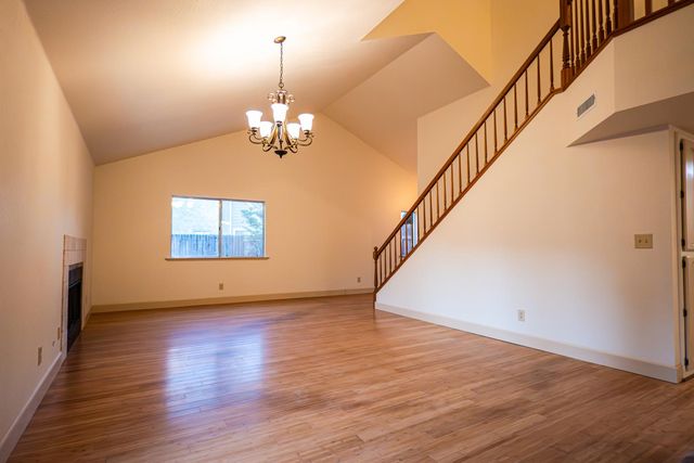 5427 N Aurora Avenue, Fresno, CA 93722
