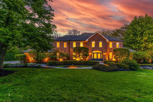1541 Heritage Court, Lake Forest, IL 60045