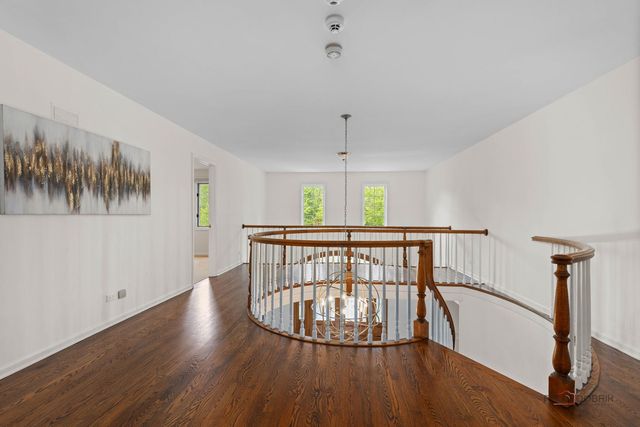 1541 Heritage Court, Lake Forest, IL 60045
