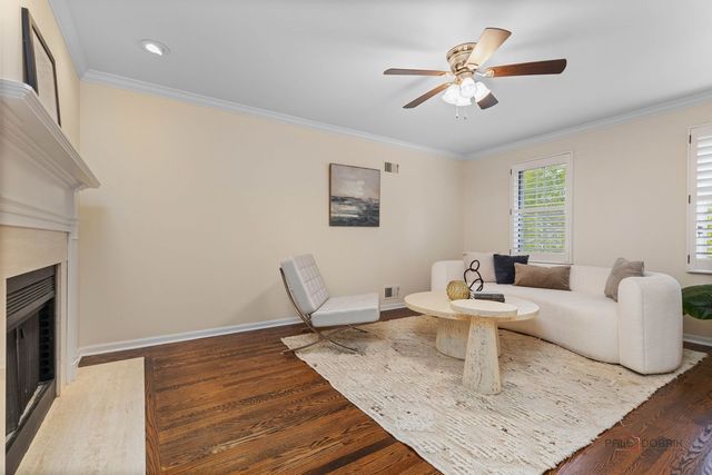 1541 Heritage Court, Lake Forest, IL 60045