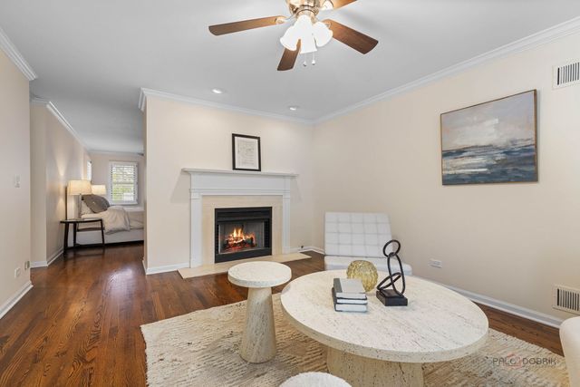 1541 Heritage Court, Lake Forest, IL 60045