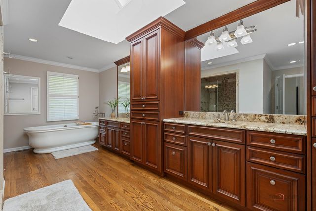 1541 Heritage Court, Lake Forest, IL 60045