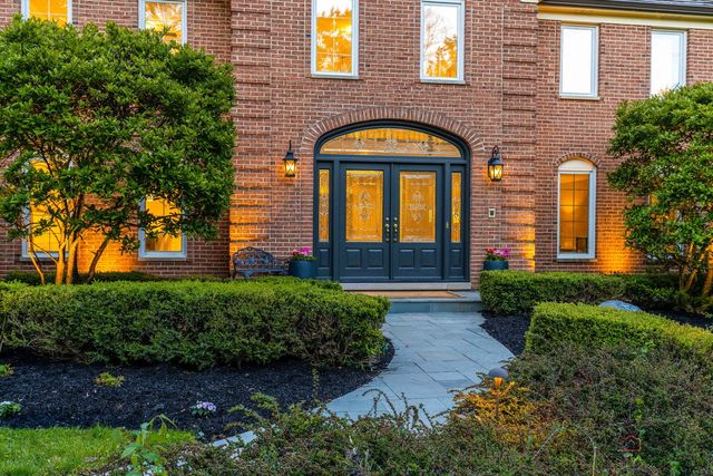 1541 Heritage Court, Lake Forest, IL 60045
