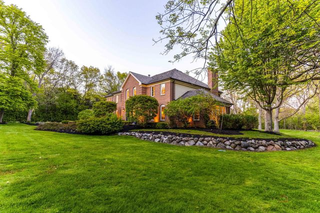 1541 Heritage Court, Lake Forest, IL 60045