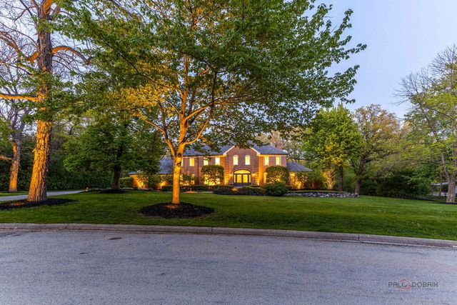 1541 Heritage Court, Lake Forest, IL 60045