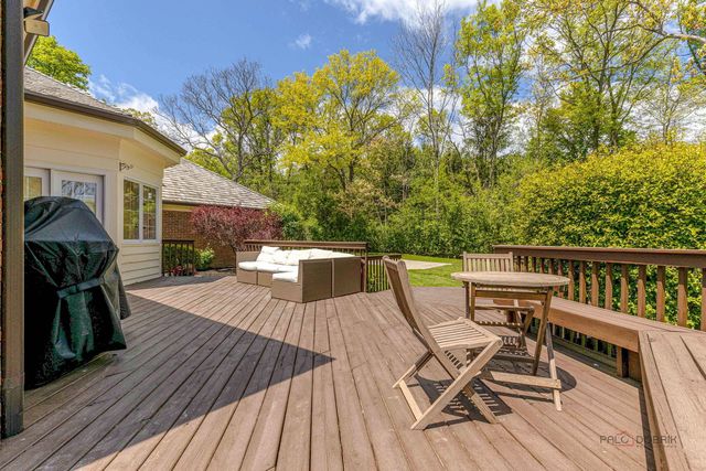 1541 Heritage Court, Lake Forest, IL 60045