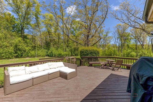 1541 Heritage Court, Lake Forest, IL 60045
