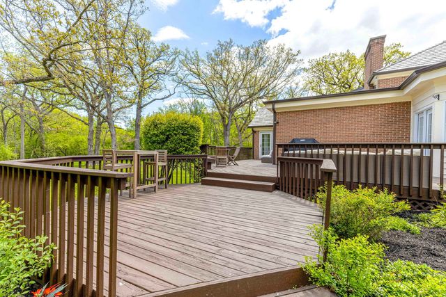 1541 Heritage Court, Lake Forest, IL 60045
