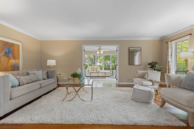 1541 Heritage Court, Lake Forest, IL 60045