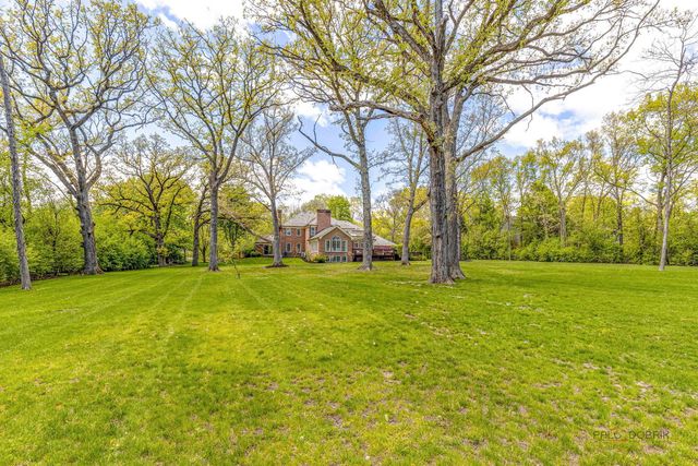 1541 Heritage Court, Lake Forest, IL 60045
