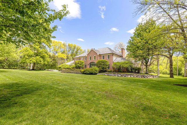 1541 Heritage Court, Lake Forest, IL 60045