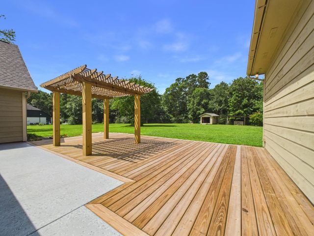 260 W West Ridge Drive, Coldspring, TX 77331