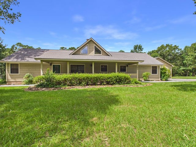 260 W West Ridge Drive, Coldspring, TX 77331