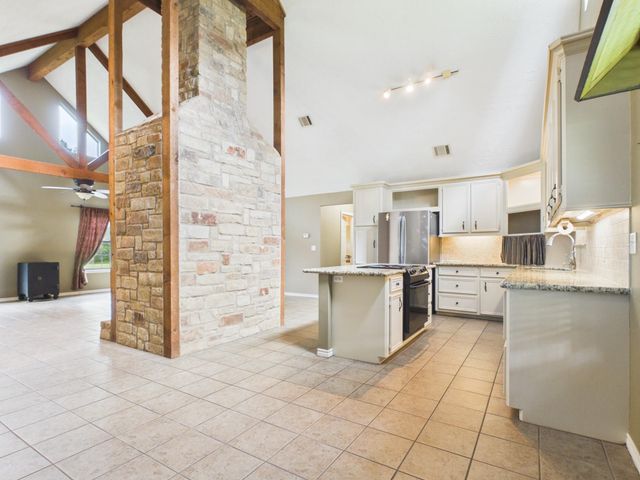 260 W West Ridge Drive, Coldspring, TX 77331