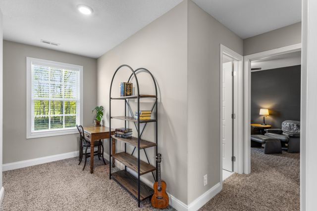 1006 Whitney Dr, Clarksville, TN 37042
