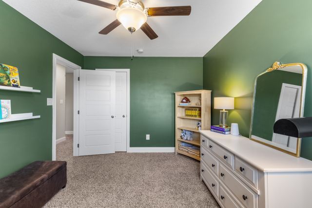 1006 Whitney Dr, Clarksville, TN 37042